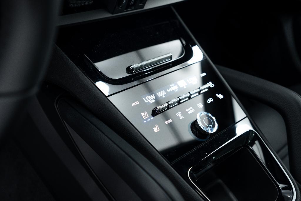 used 2025 Porsche Cayenne car, priced at $99,991