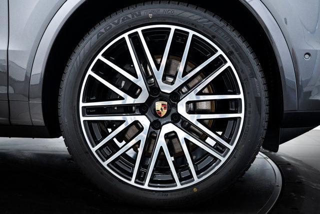 new 2025 Porsche Cayenne car, priced at $118,775