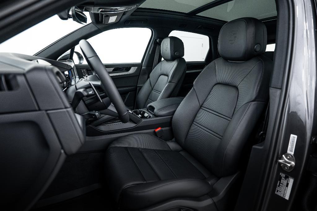 new 2025 Porsche Cayenne car, priced at $136,085