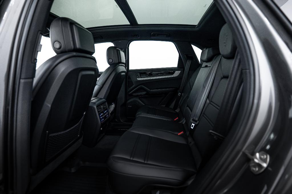 new 2025 Porsche Cayenne car, priced at $136,085