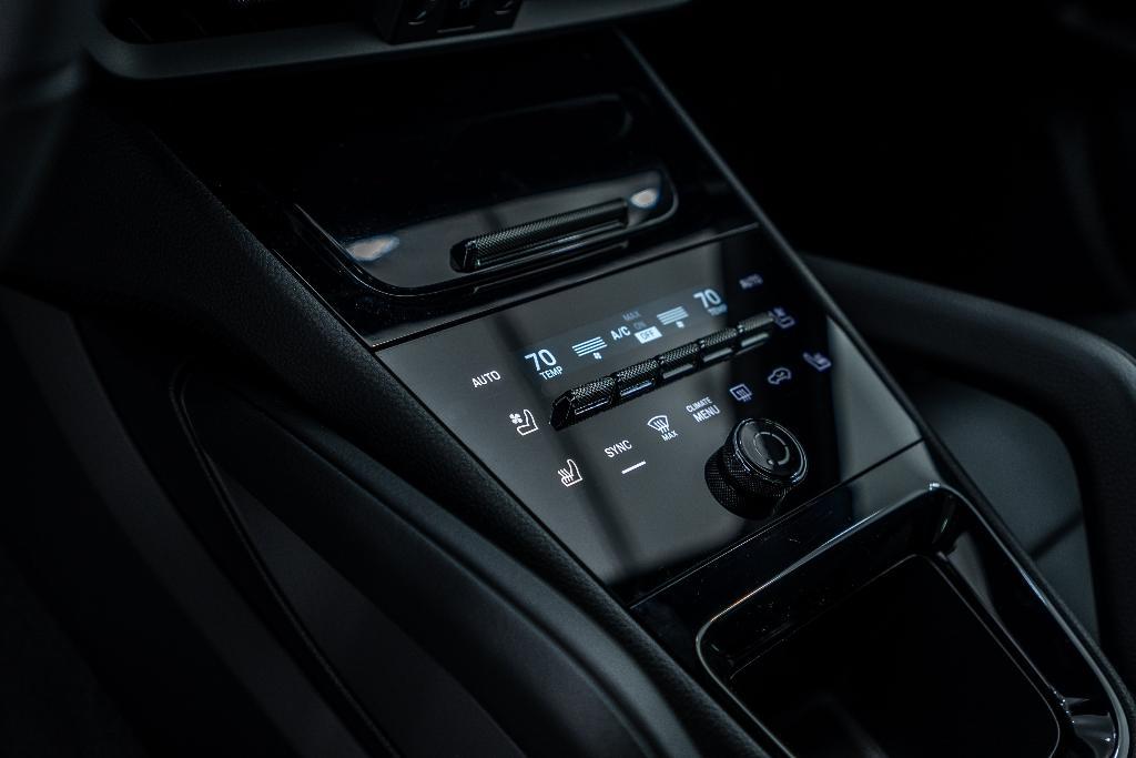 used 2025 Porsche Cayenne car, priced at $96,000