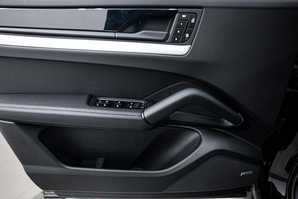 used 2025 Porsche Cayenne car, priced at $95,991