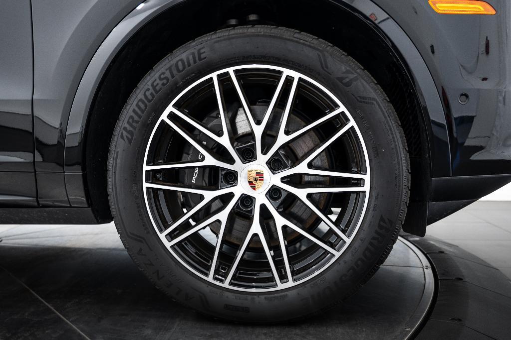 used 2025 Porsche Cayenne car, priced at $95,991