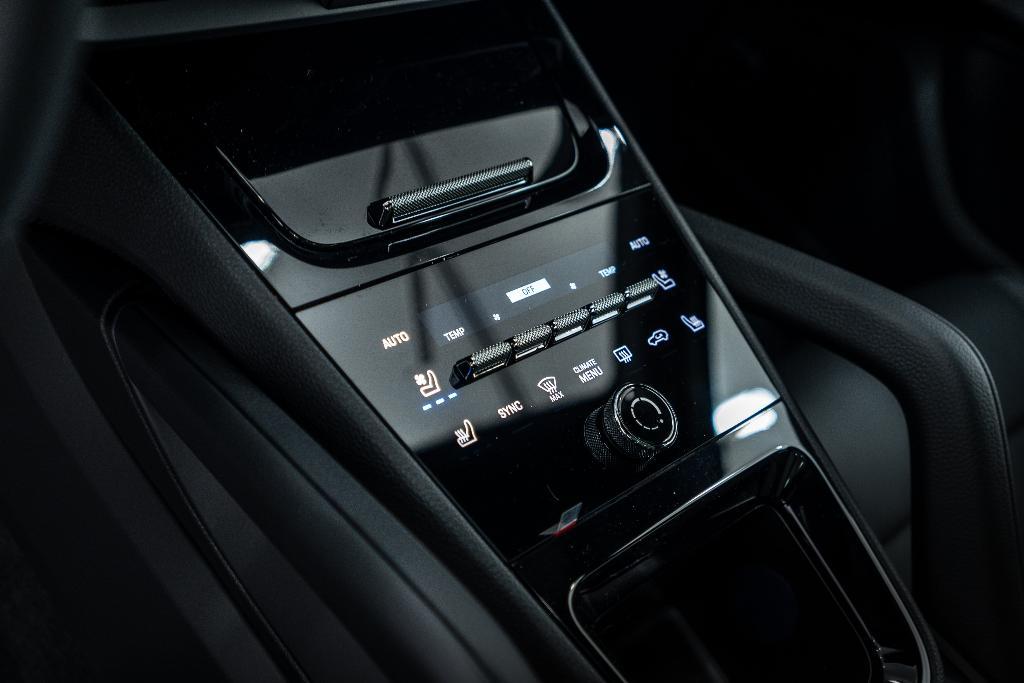 used 2025 Porsche Cayenne car, priced at $95,991