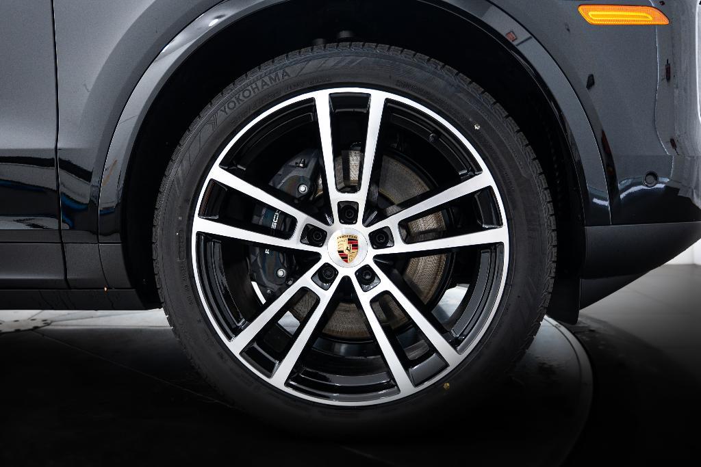 used 2025 Porsche Cayenne car, priced at $91,991