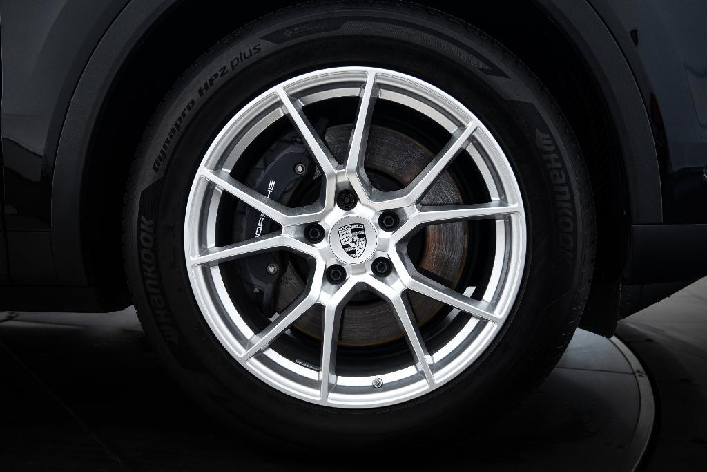used 2025 Porsche Cayenne car, priced at $93,500