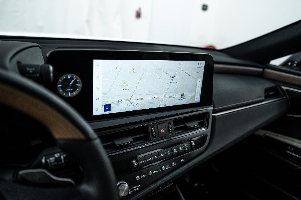 used 2024 Lexus ES 300h car, priced at $43,881