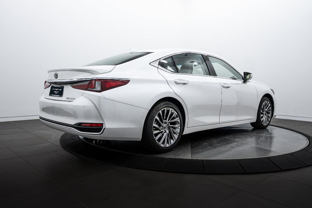 used 2024 Lexus ES 300h car, priced at $43,881