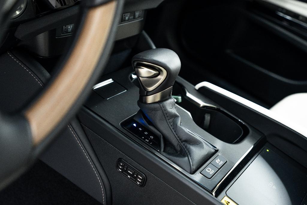 used 2024 Lexus ES 300h car, priced at $43,881