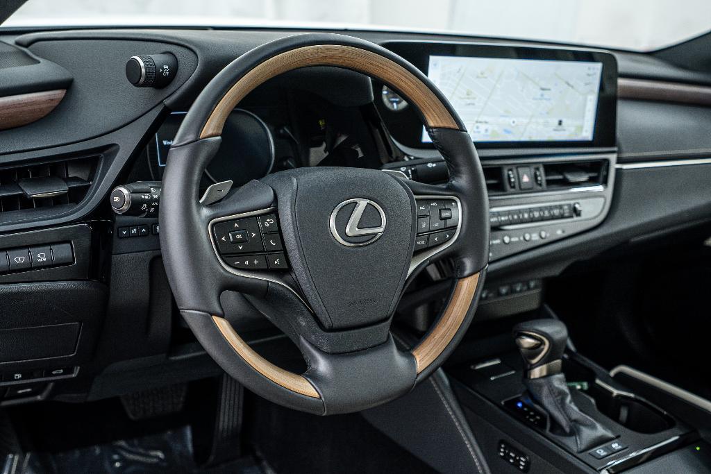 used 2024 Lexus ES 300h car, priced at $43,881