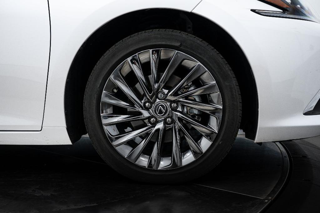 used 2024 Lexus ES 300h car, priced at $43,881