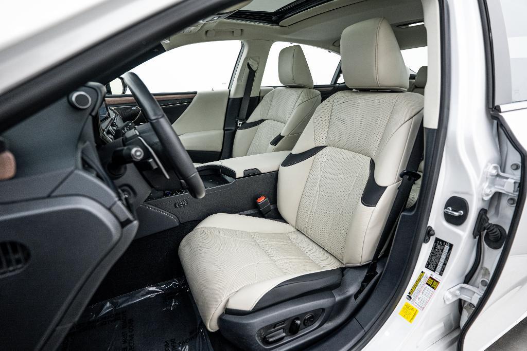 used 2024 Lexus ES 300h car, priced at $43,881