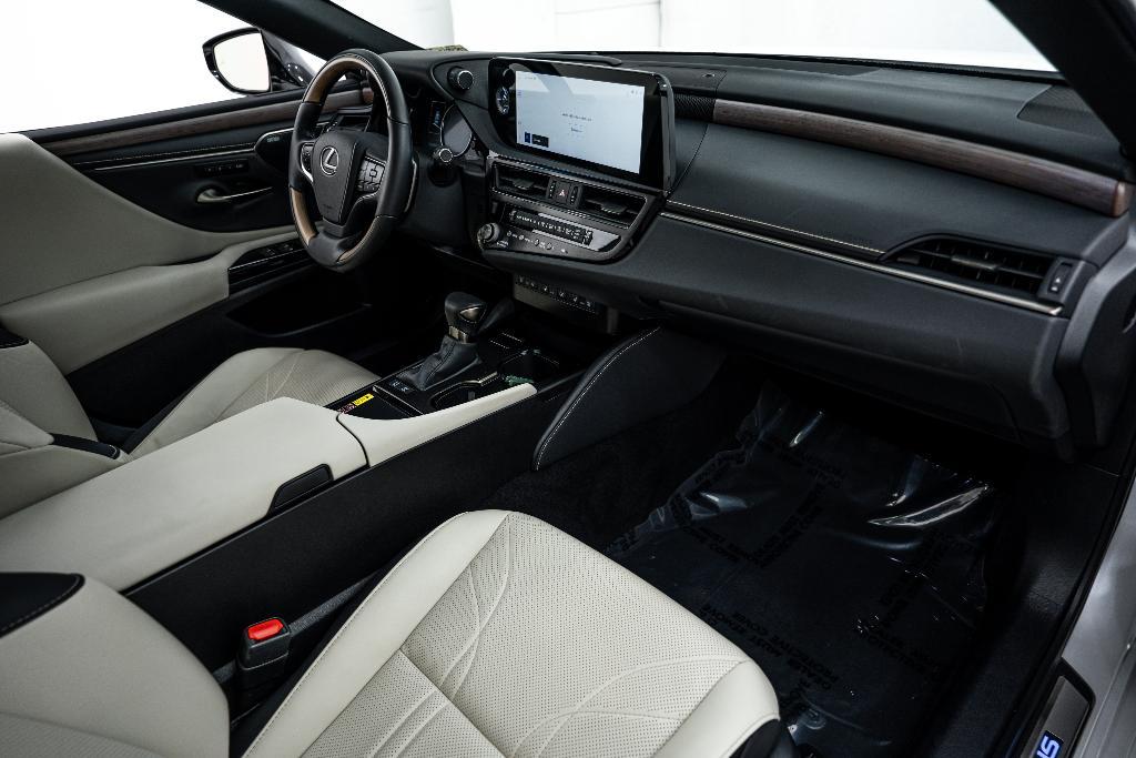 used 2024 Lexus ES 300h car, priced at $43,881
