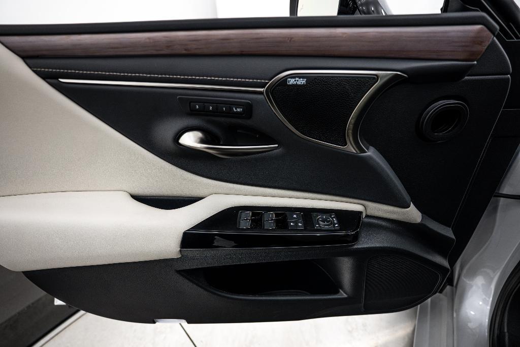 used 2024 Lexus ES 300h car, priced at $43,881