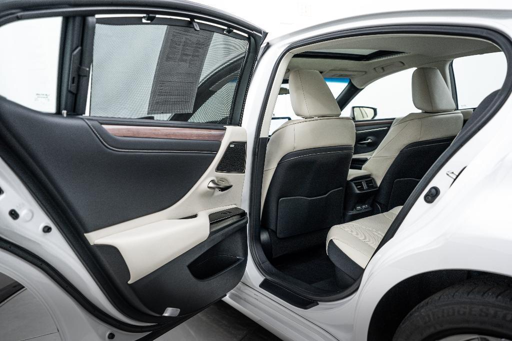 used 2024 Lexus ES 300h car, priced at $43,881