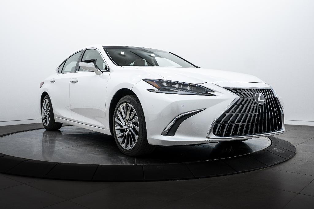used 2024 Lexus ES 300h car, priced at $43,881
