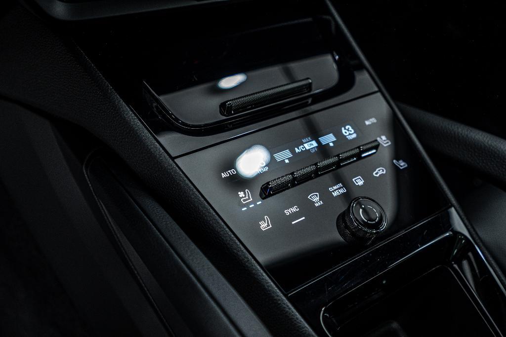 used 2025 Porsche Cayenne car, priced at $99,881