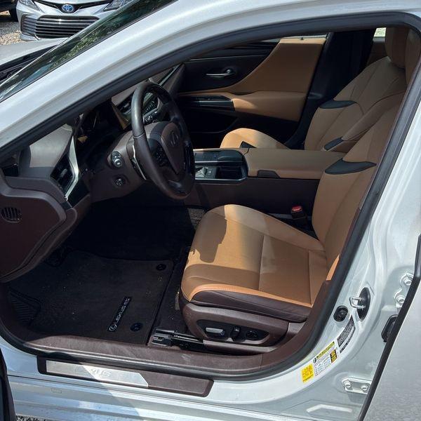 used 2021 Lexus ES 350 car, priced at $30,811