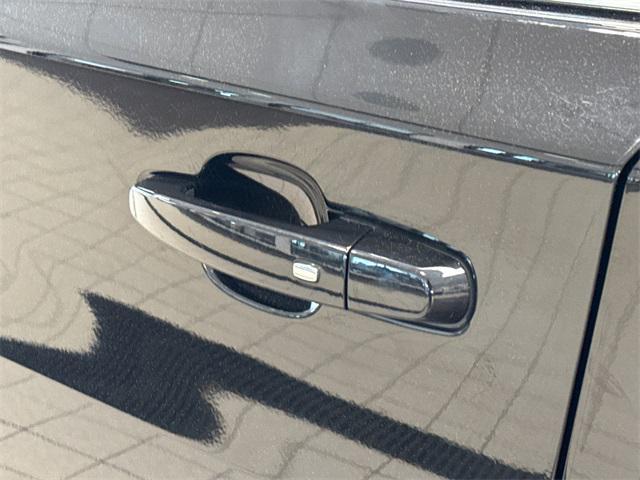 used 2022 Chevrolet Traverse car, priced at $33,500