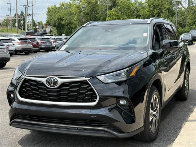 used 2022 Toyota Highlander car, priced at $36,500