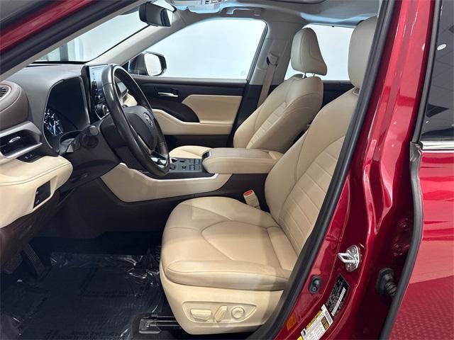 used 2021 Toyota Highlander car, priced at $33,490