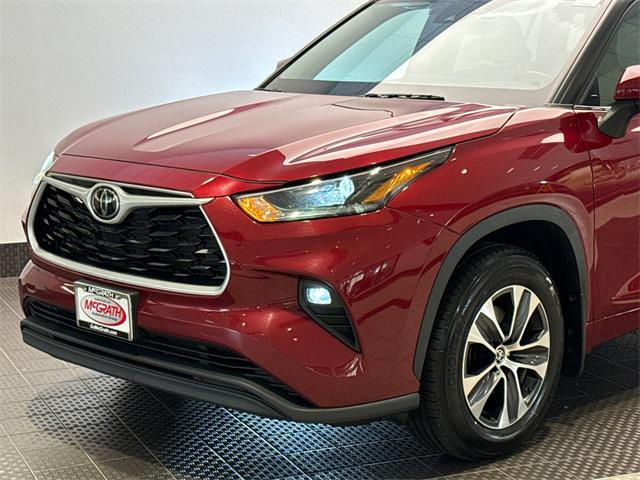 used 2021 Toyota Highlander car, priced at $33,490