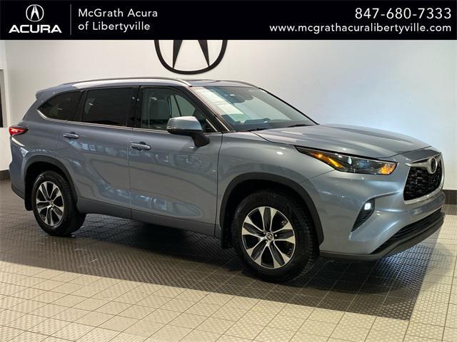 used 2022 Toyota Highlander car, priced at $34,480