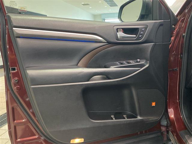 used 2018 Toyota Highlander car, priced at $25,325