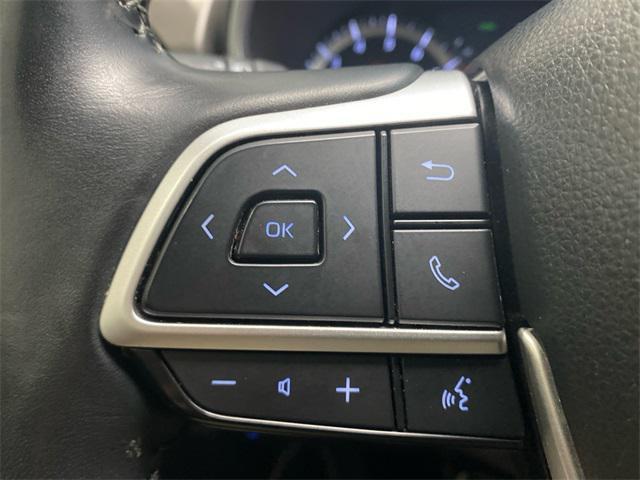 used 2022 Toyota Highlander car, priced at $34,513