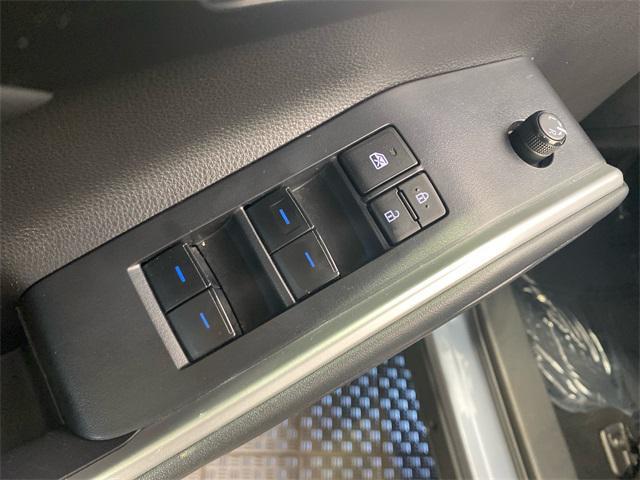 used 2022 Toyota Highlander car, priced at $34,513