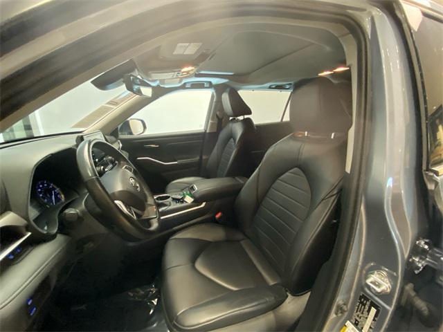 used 2022 Toyota Highlander car, priced at $34,513
