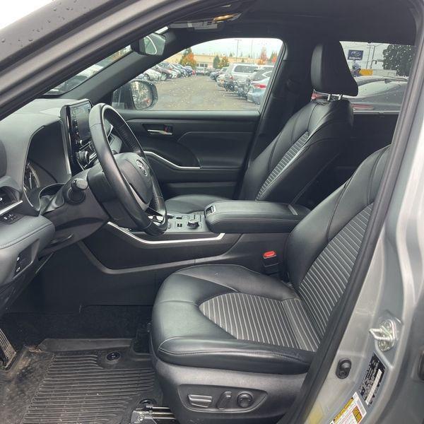 used 2022 Toyota Highlander car, priced at $38,585