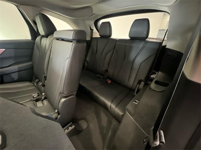 used 2022 Acura MDX car, priced at $41,990