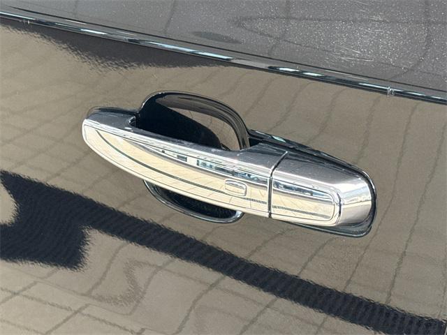 used 2022 Chevrolet Traverse car, priced at $38,990