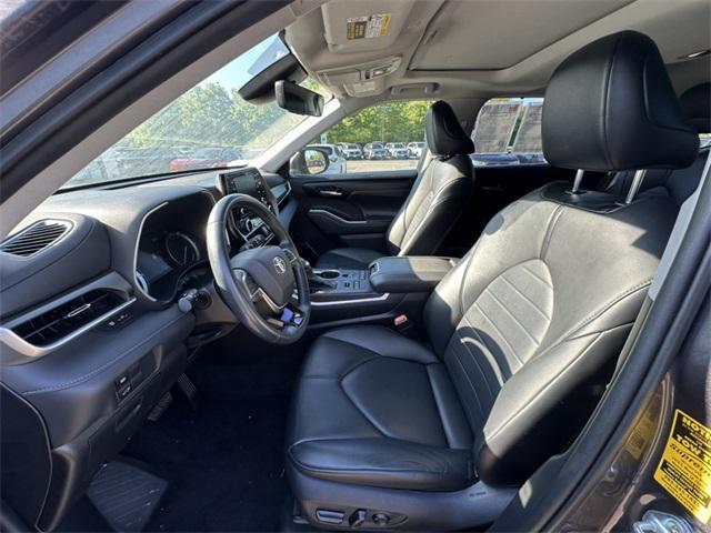 used 2021 Toyota Highlander car, priced at $34,990