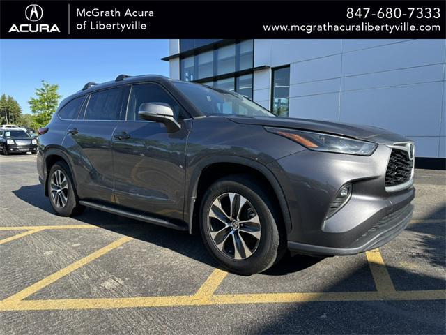 used 2021 Toyota Highlander car, priced at $34,990