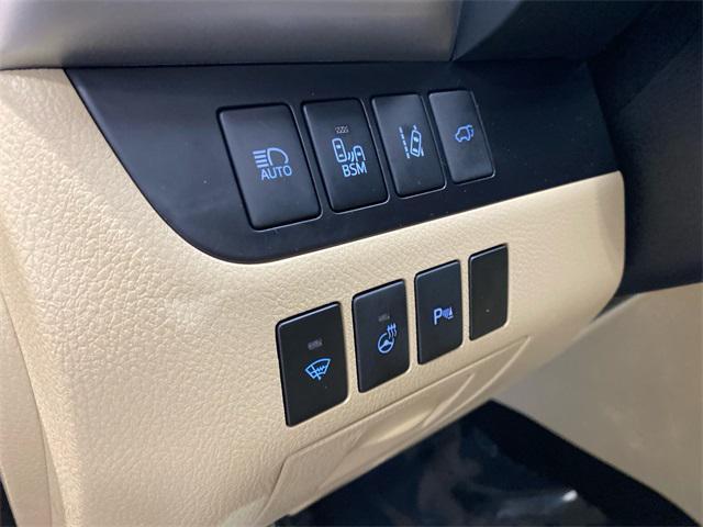used 2015 Toyota Highlander car, priced at $19,960