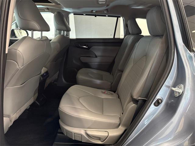 used 2021 Toyota Highlander car, priced at $33,015
