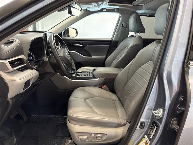 used 2021 Toyota Highlander car, priced at $33,015