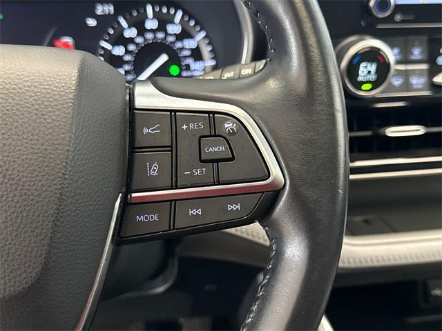 used 2021 Toyota Highlander car, priced at $33,015