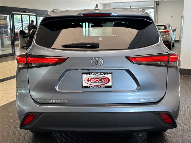 used 2021 Toyota Highlander car, priced at $33,015