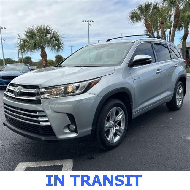 used 2017 Toyota Highlander Hybrid car, priced at $28,015