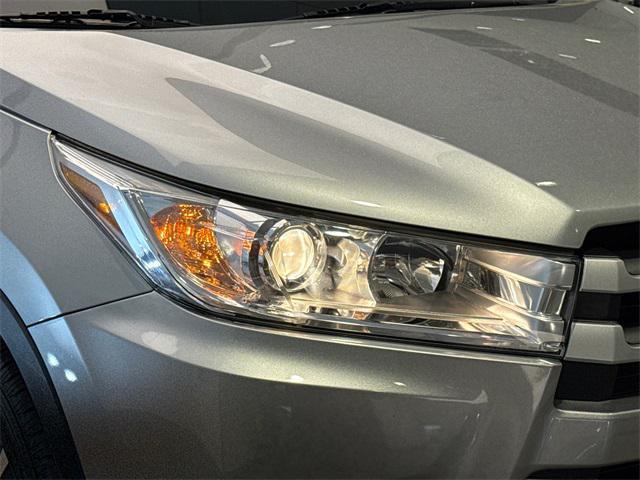 used 2018 Toyota Highlander car, priced at $23,539