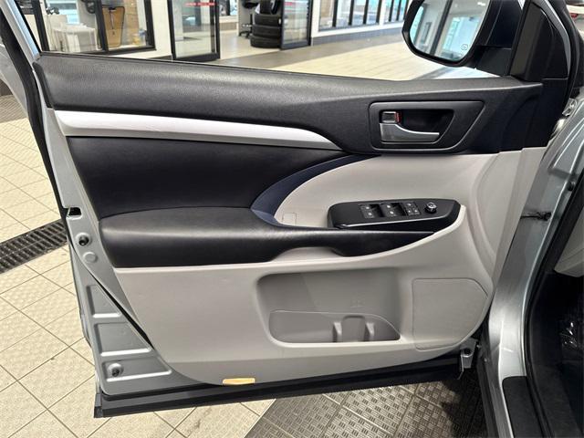 used 2018 Toyota Highlander car, priced at $23,539