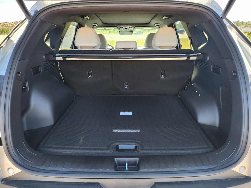new 2025 Hyundai TUCSON Hybrid car, priced at $39,968