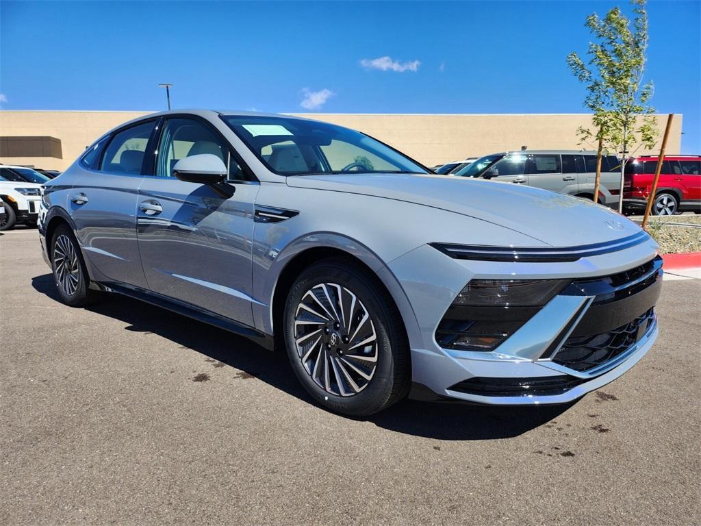 new 2025 Hyundai Sonata Hybrid car, priced at $29,879