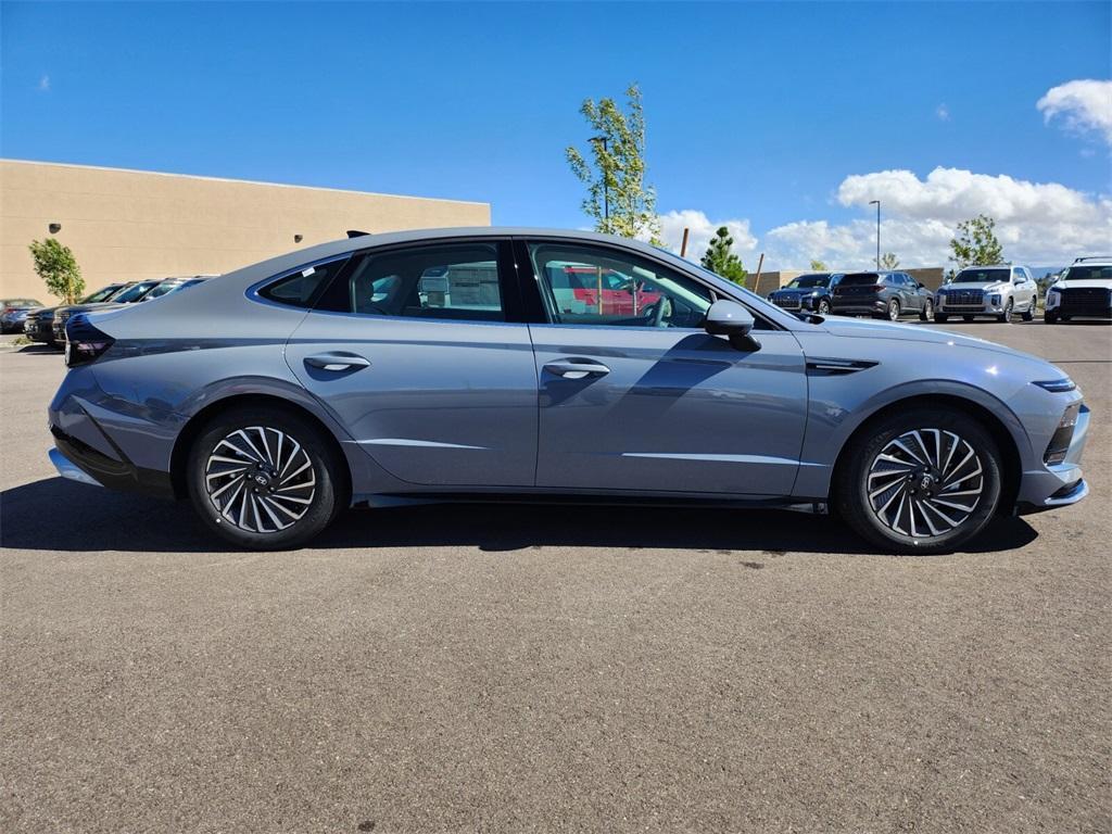 new 2025 Hyundai Sonata Hybrid car, priced at $29,879