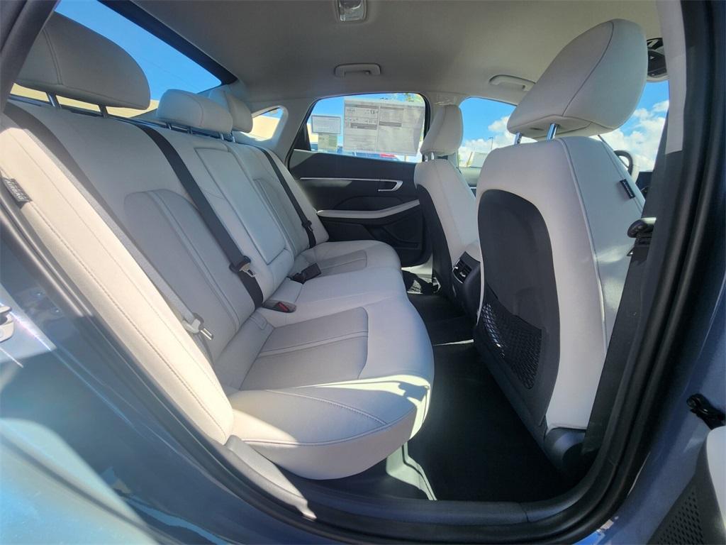 new 2025 Hyundai Sonata Hybrid car, priced at $29,879