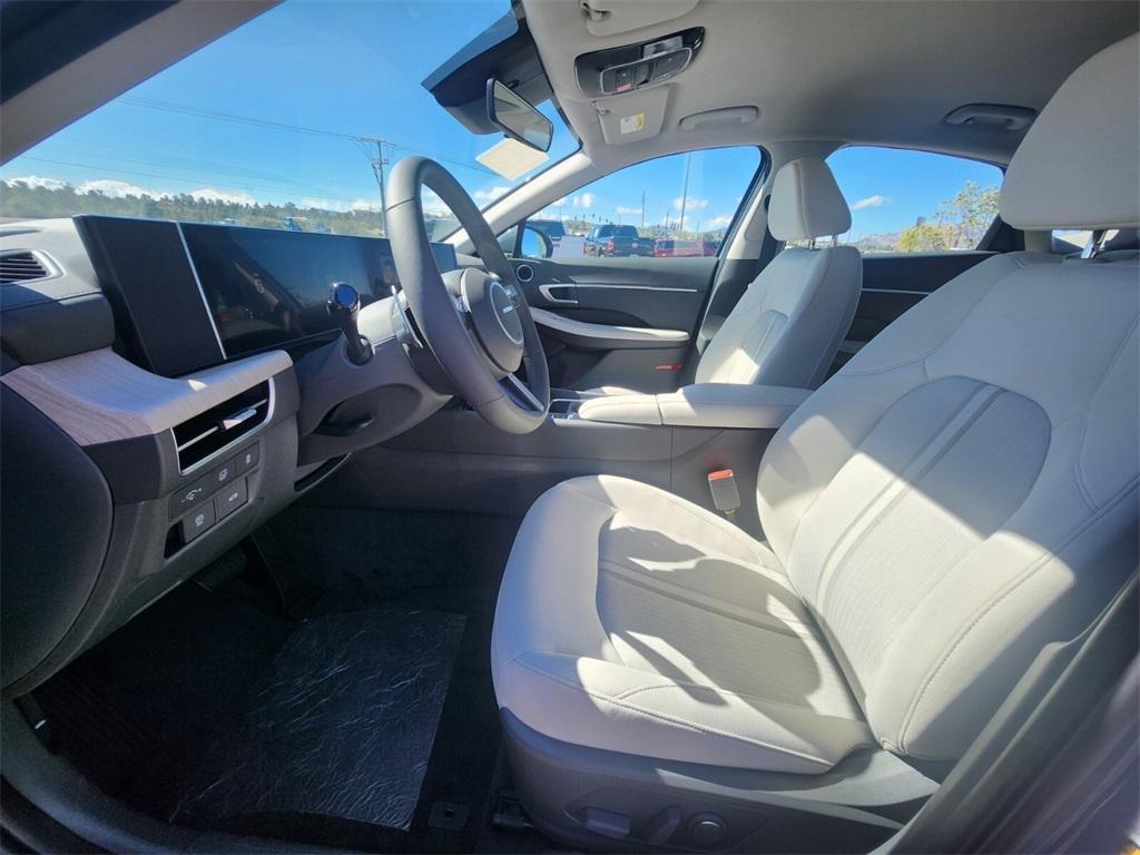 new 2025 Hyundai Sonata Hybrid car, priced at $29,879