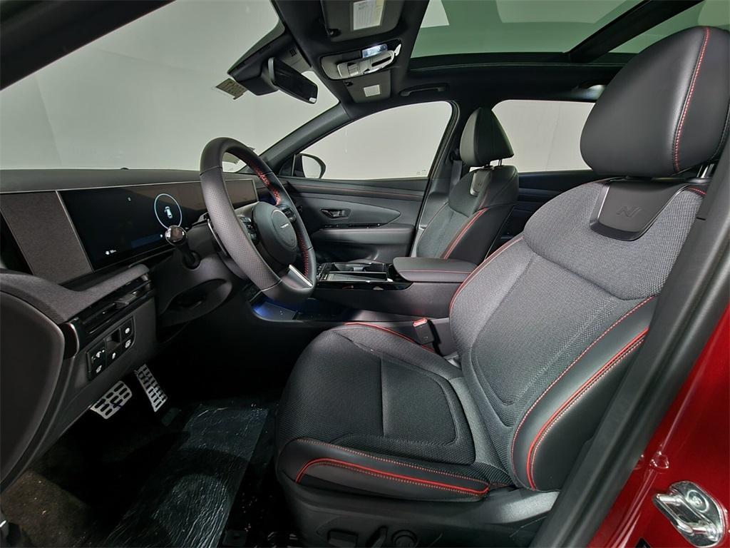 new 2025 Hyundai TUCSON Hybrid car, priced at $37,981